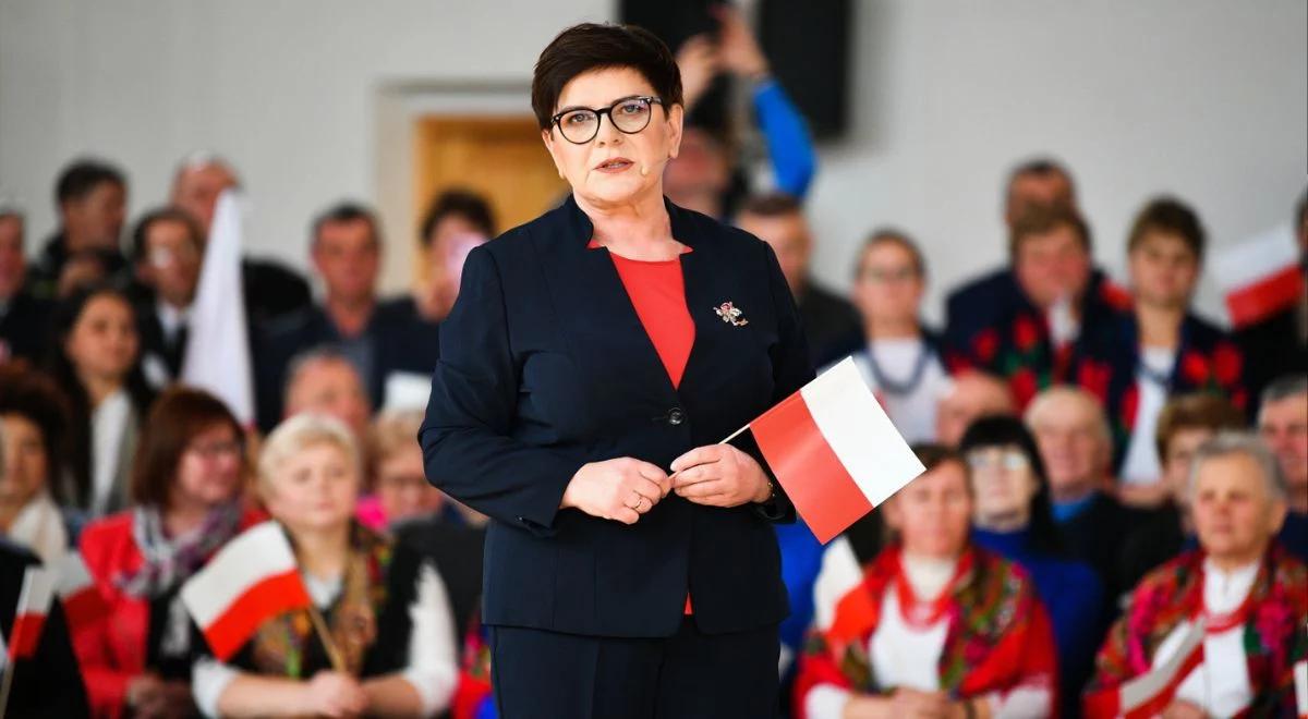 "Prawo i Sprawiedliwość zawsze słuchało ludzi". Beata Szydło spotkała się z mieszkańcami Sandomierza