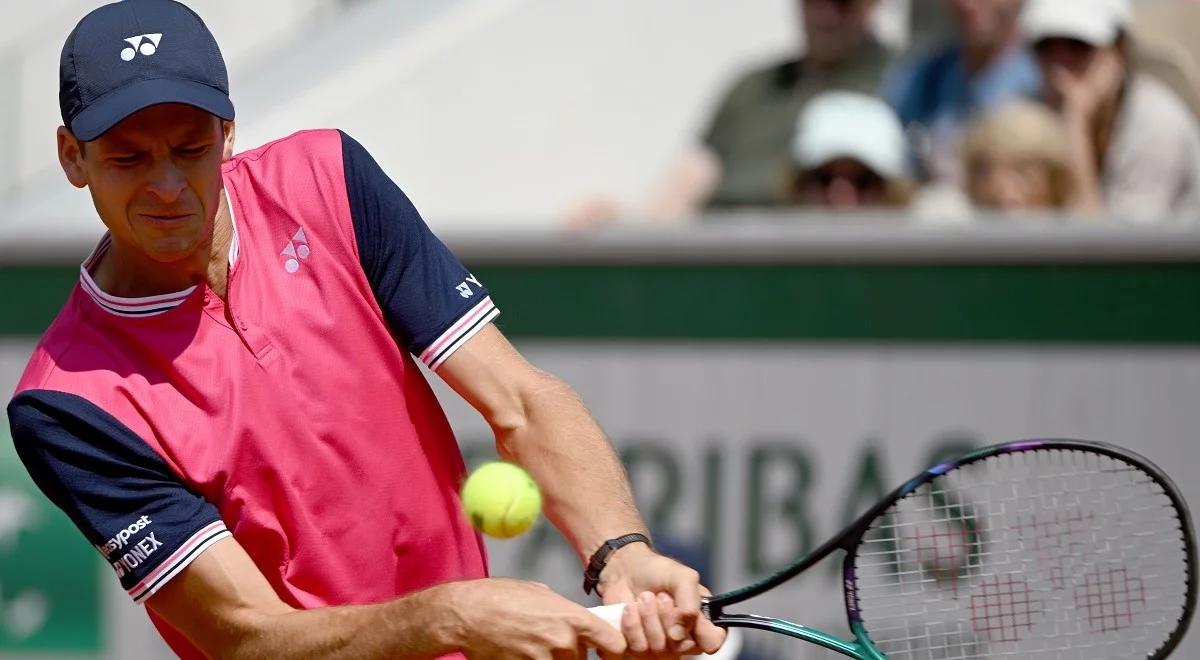 Roland Garros: Hubert Hurkacz wywalczył awans do drugiej rundy. Polak pokonał Davida Goffina po pięciosetowym boju