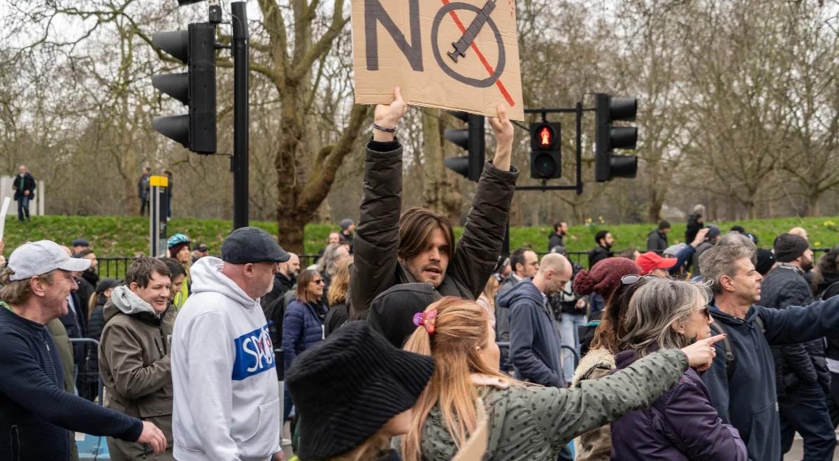 Estończycy wyszli na ulice. Protestują przeciwko nowym restrykcjom pandemicznym