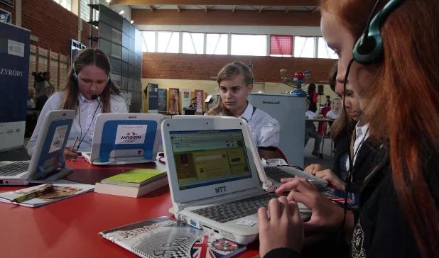 "Darmowy e-podręcznik dla wszystkich uczniów"