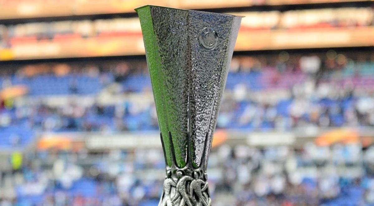 Liga Europy: Legia - Napoli. Trofeum stanie na Placu Zamkowym przed meczem w Warszawie