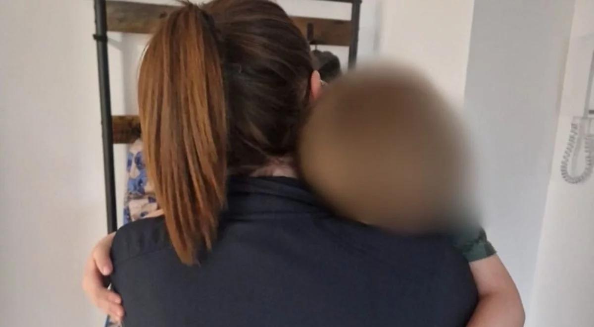 Nieprzytomna mama w domu. 3-latek uratował jej życie
