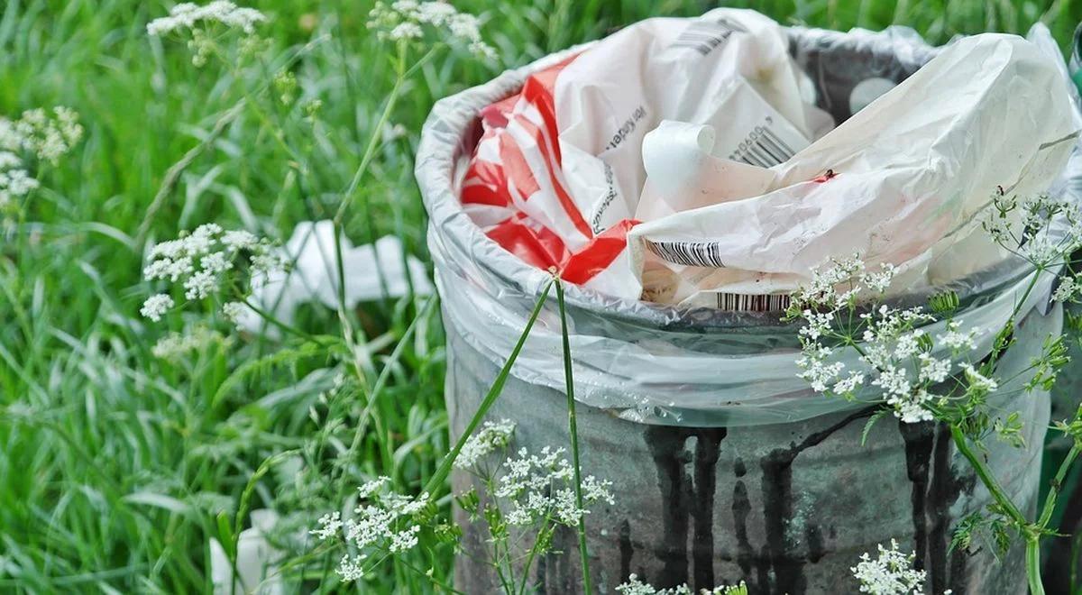 Zużywamy mniej foliówek. Pomogła dodatkowa opłata