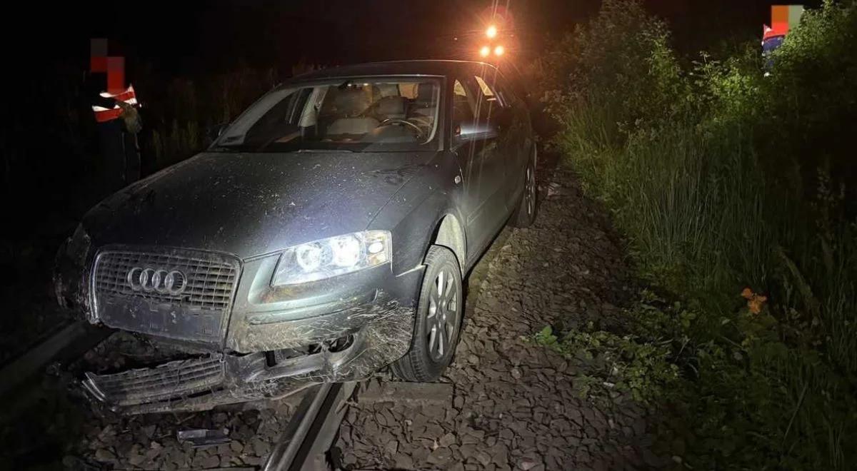 Pijany kierowca wjechał na tory. Maszynista zapobiegł tragedii