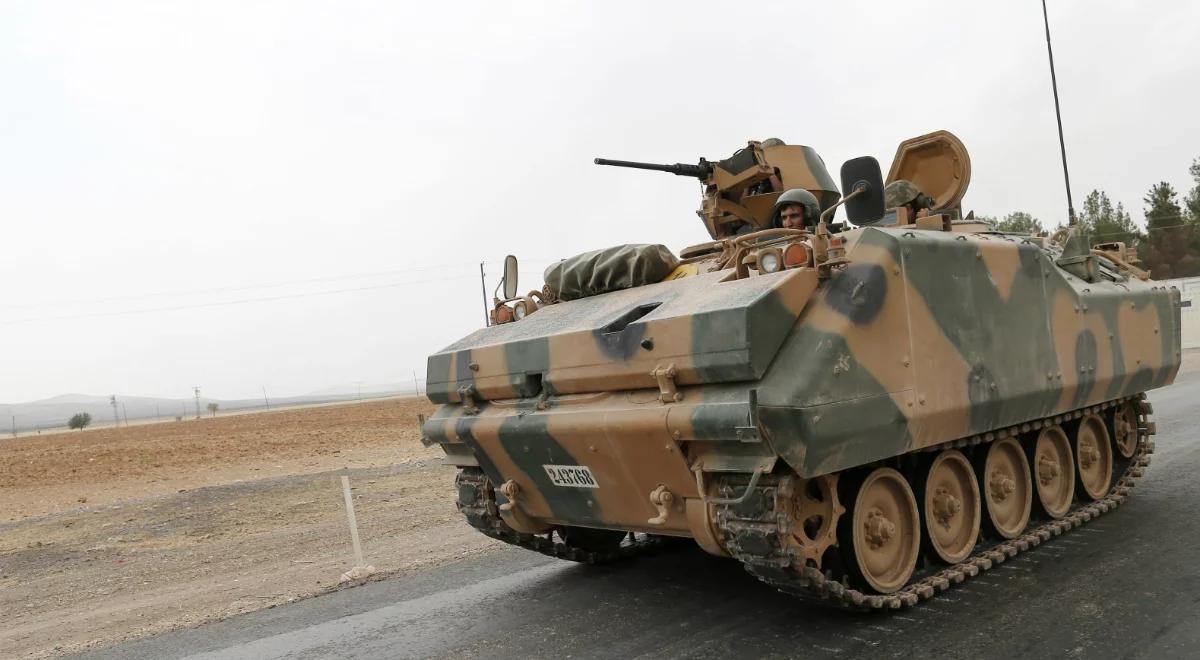 Kolejne tureckie czołgi wjechały na terytorium Syrii. Wciąż trwają walki w Dżarabulusie