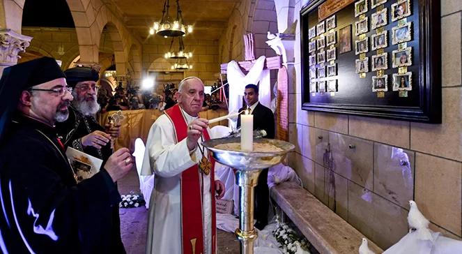 Franciszek w Egipcie. Papież apeluje o odrzucenie przemocy