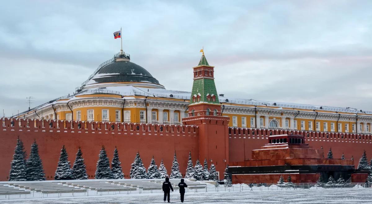 "Putin nie gra w szachy, ale w pokera". Oficer brytyjskiego wywiadu nie ma wątpliwości