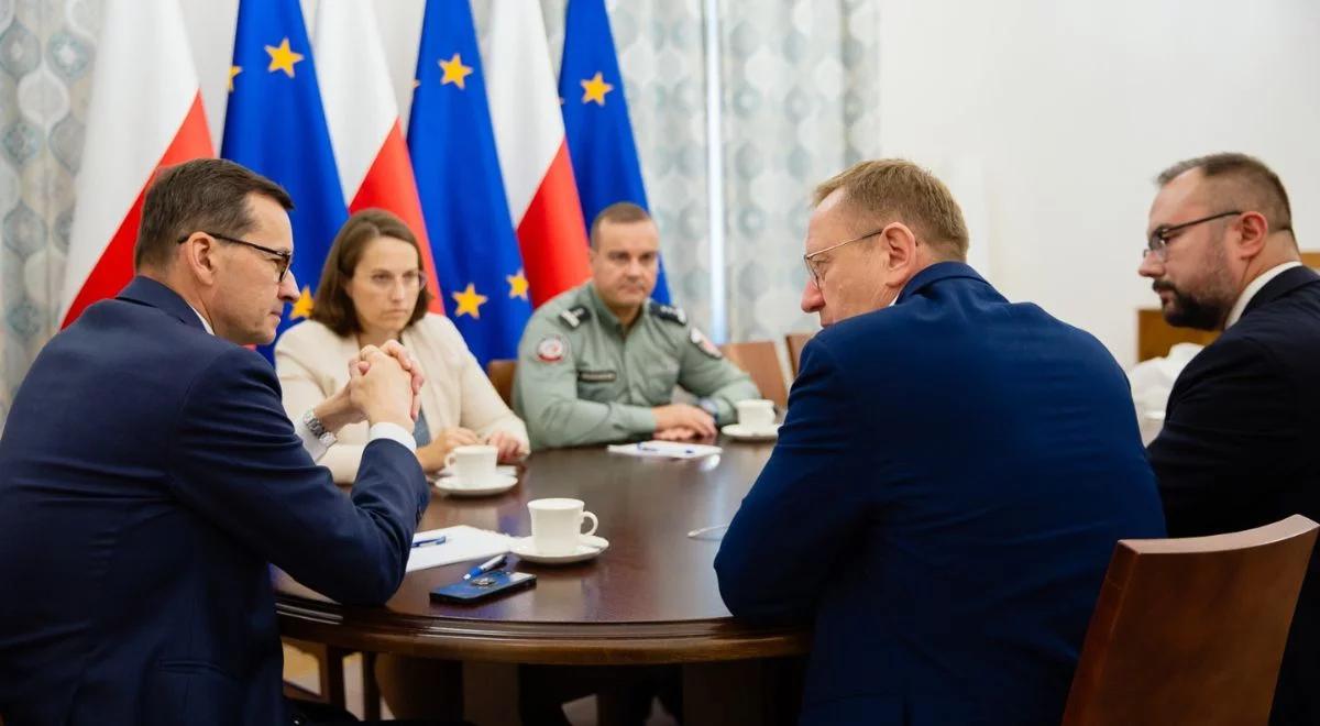 Premier Morawiecki spotkał się z przedstawicielami resortów. W tle zabezpieczenie polskiego rynku rolnego