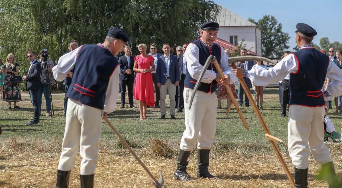 Para Prezydencka na dożynkach w Kolonii Boćki na Podlasiu