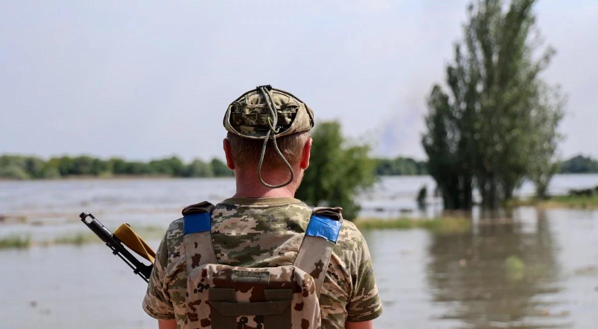 Wysadzenie tamy na Dnieprze. Rosyjski oddział zostawiony na pastwę żywiołu. "Nikomu się nie udało"