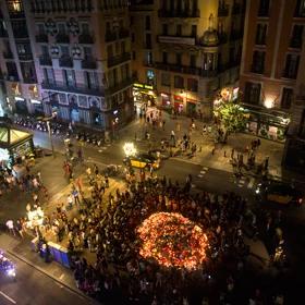 Barcelona: Demonstracje po zamachach