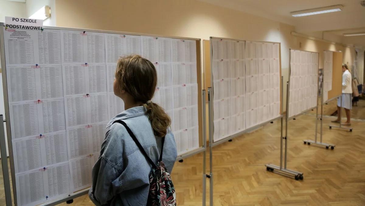 Michał Dworczyk zapewnia: na absolwentów czekają jeszcze miejsca w szkołach średnich