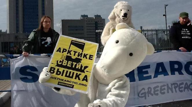 Greenpeace protestuje w Rosji. Polak zatrzymany