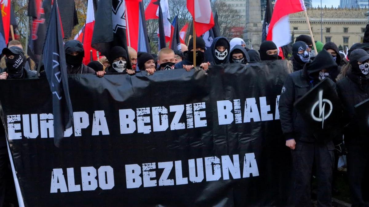 Przestępstwa z nienawiści. Pankowski: politycy bezkarnie używają języka rasizmu