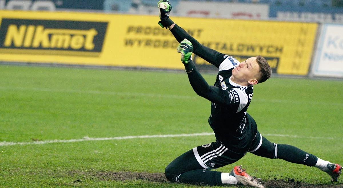 Ekstraklasa: Stal - Bruk-Bet. Bramkarz zapewnił zwycięstwo, Rafał Strączek bohaterem 