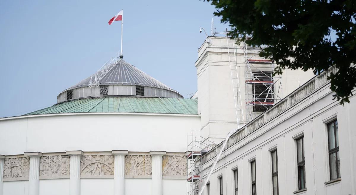 Paweł Kowal: posłowie nie powinni się bawić, kiedy trwają obrady Sejmu. To może kogoś zgorszyć
