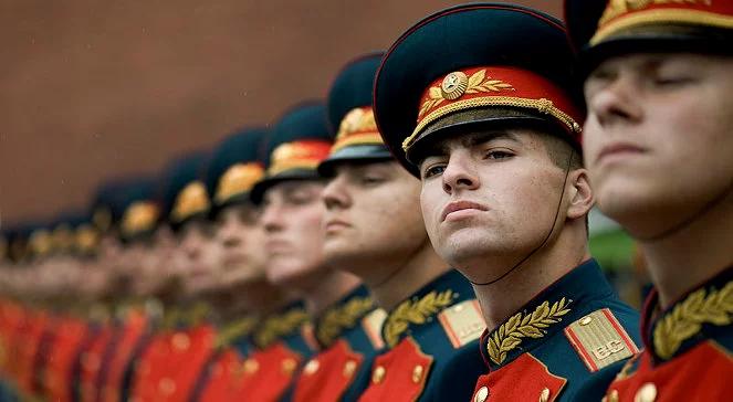 Rosja w recesji. Stratfor: kryzys wymusił odłożenie programu przezbrojenia armii