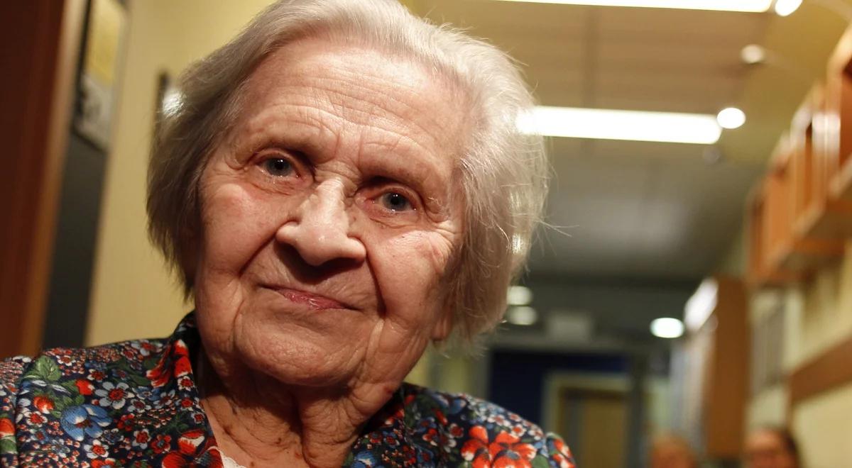 109 świeczek na torcie najstarszej wrocławianki. "Długowieczność mam zapisaną w genach"