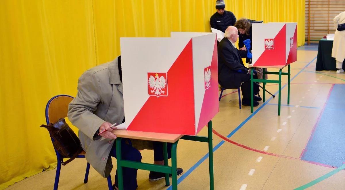 Wybory na poziomie lokalnym i regionalnym. O jakich stanowiskach i funkcjach zdecydują wyborcy?