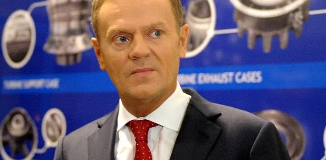 Tusk o ekshumacji: pomyłka urzędnika