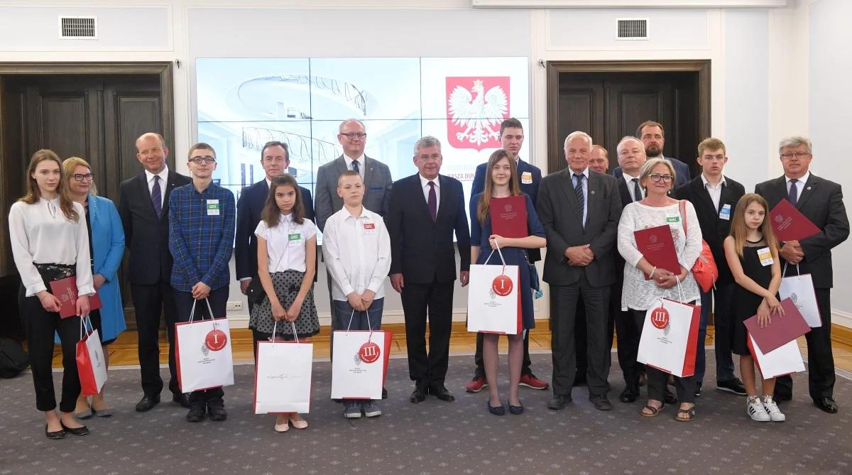Rozstrzygnięto konkurs "Orzeł Biały - nasza duma" organizowany przez Senat