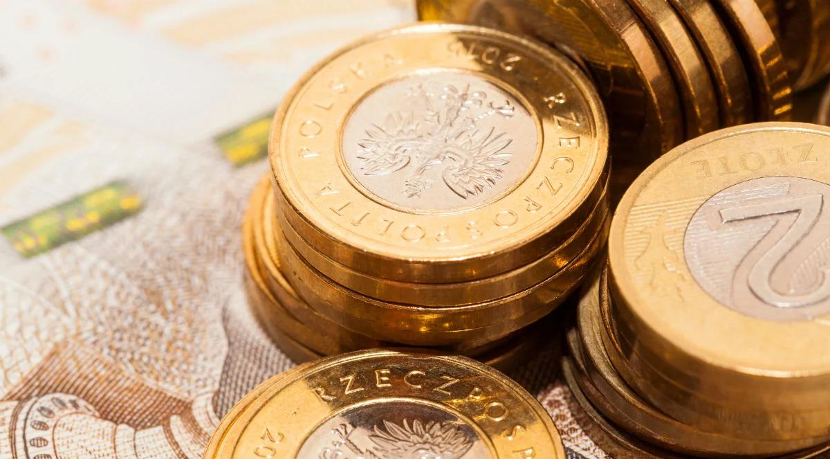 Ekspert: złoty łapie oddech i w końcu się umacnia