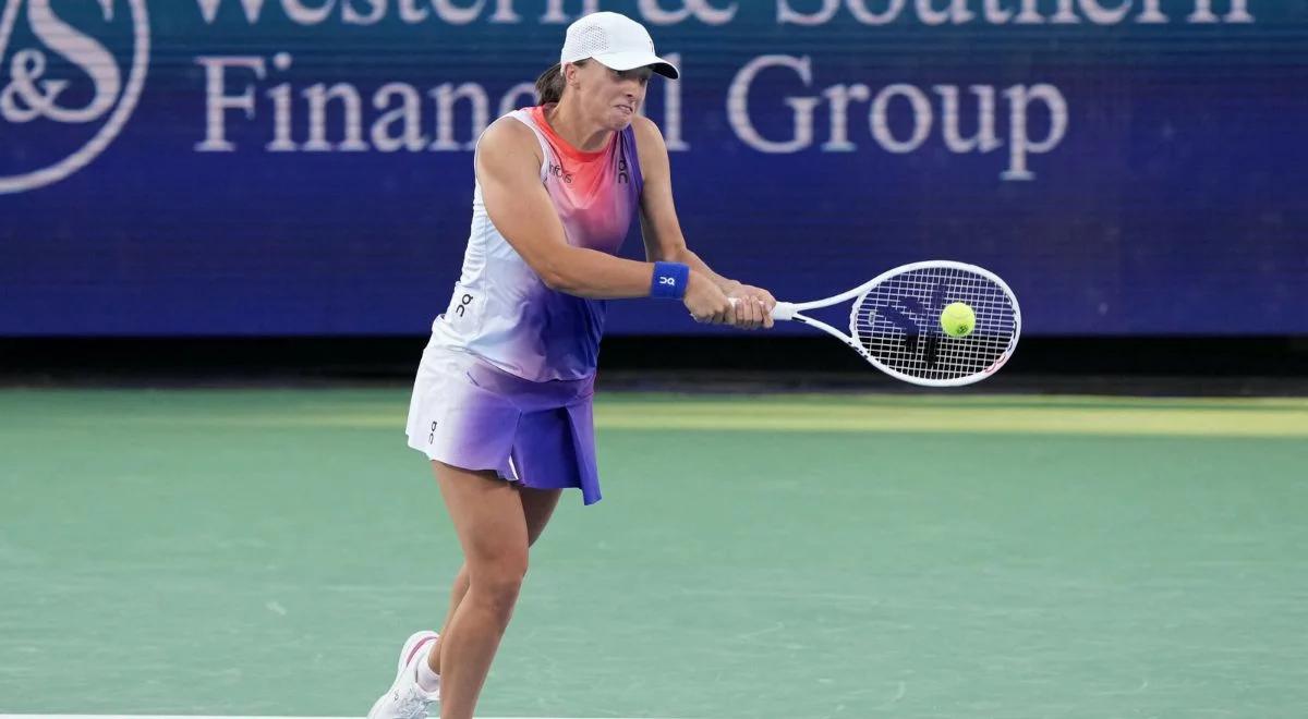 WTA Cincinnati. Iga Świątek gra dalej. Trzy sety, zwroty akcji i awans liderki