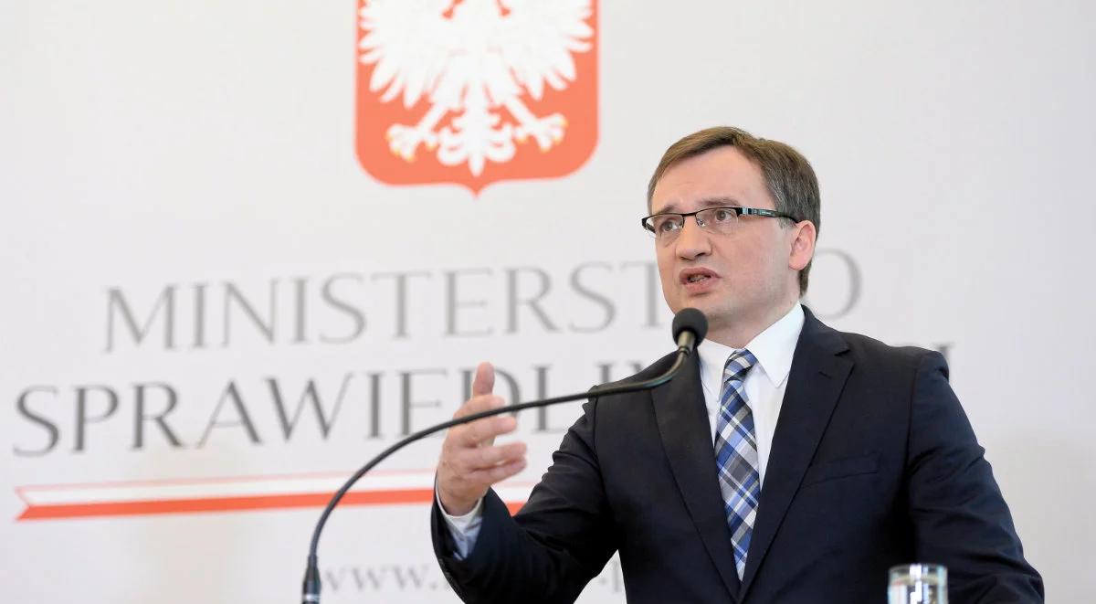 Zbigniew Ziobro: sąd powinien wyłączyć się z rozpoznania sprawy notariuszy, jeśli żona jednego z nich tam pracuje 