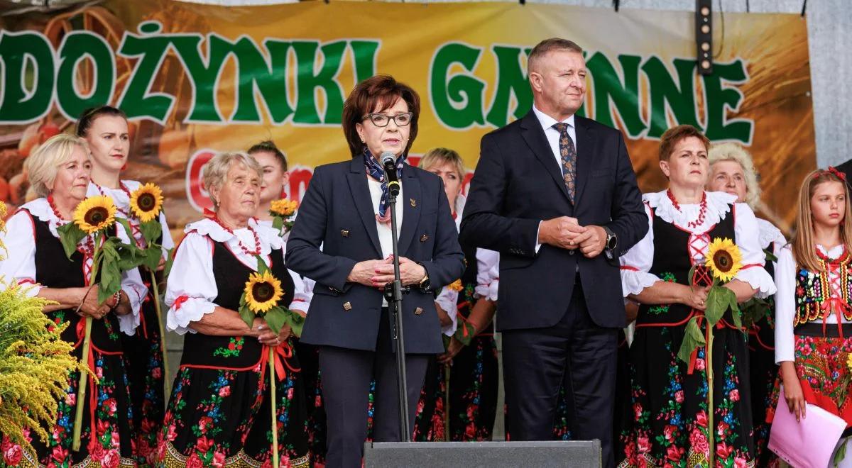 Czas dożynek w Polsce. Marszałek Witek: możemy nisko pochylić czoła przed tymi, którzy tak ciężko pracują