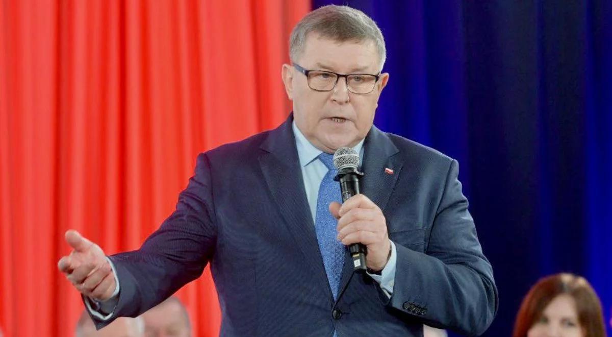 "Przyszłość to Polska". Kuźmiuk: w czasach PO-PSL wiek emerytalny podnoszono