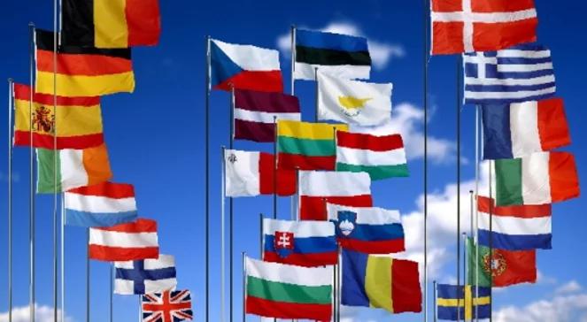 Emigranci ściągają rodziny. Polsce ubył milion osób