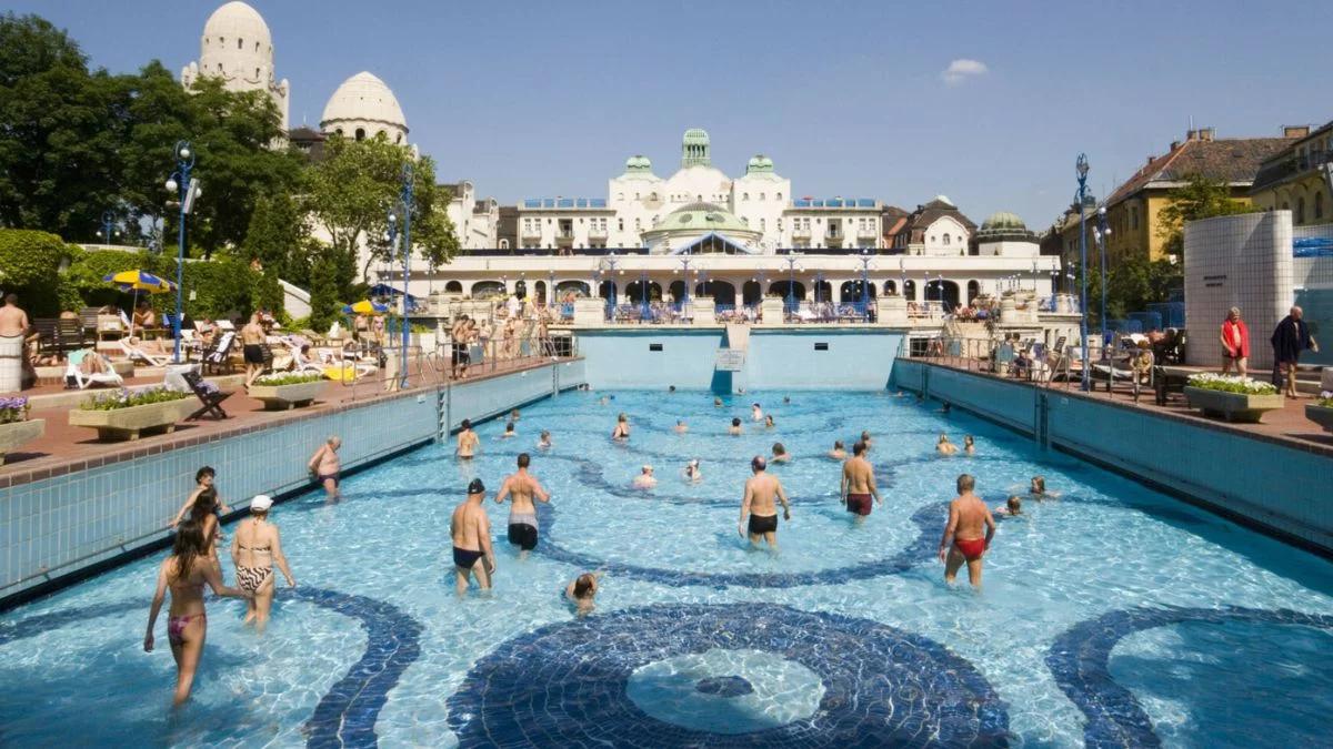 Słynne łaźnie w Budapeszcie zostaną zamknięte na kilka lat. "Poważne zagrożenie"