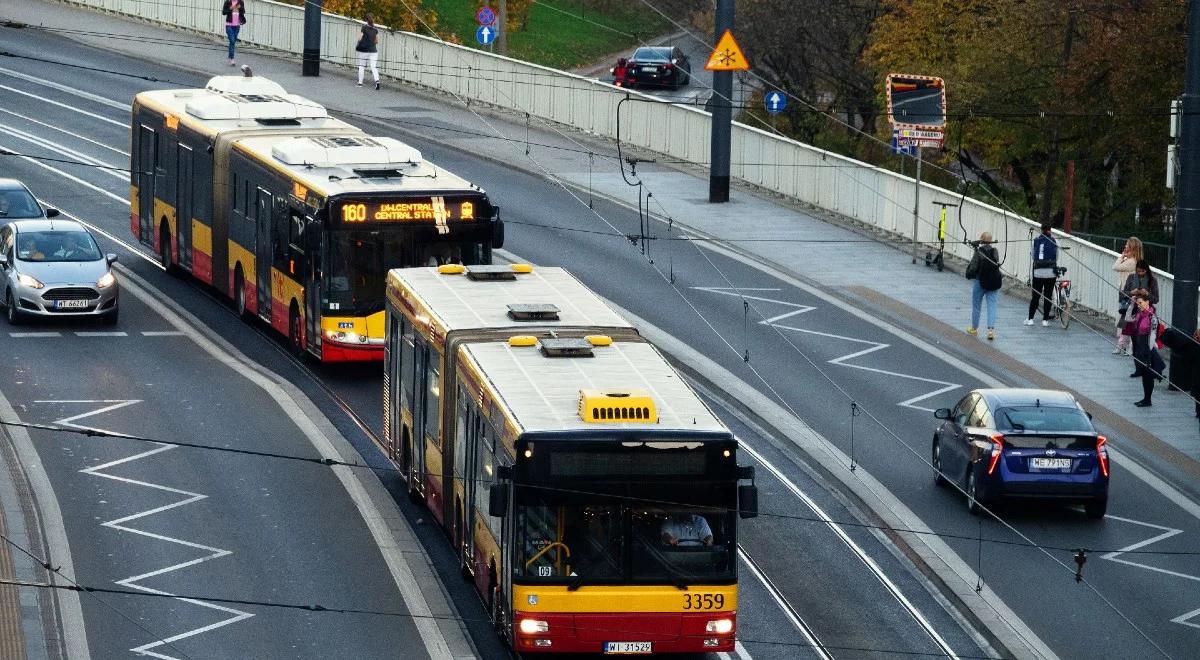 Dodatkowe autobusy i tramwaje dowiozą do cmentarzy. Zmiany w komunikacji w wielu miastach