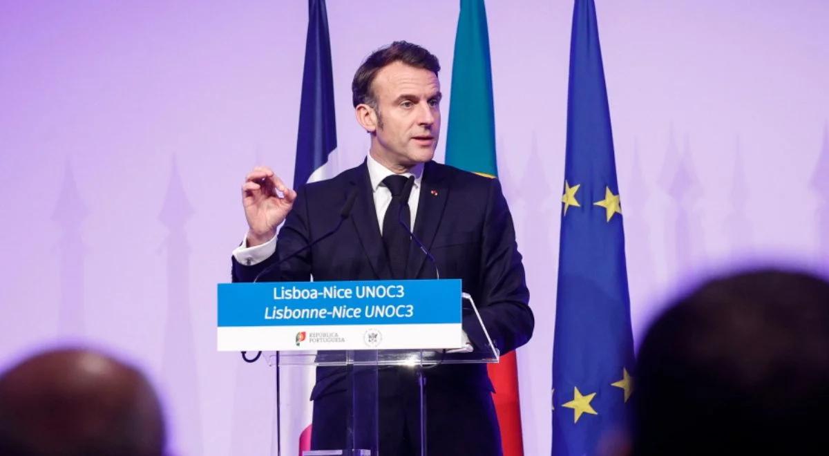 Macron za Zełenskim. "Należy szanować tych, którzy walczą"