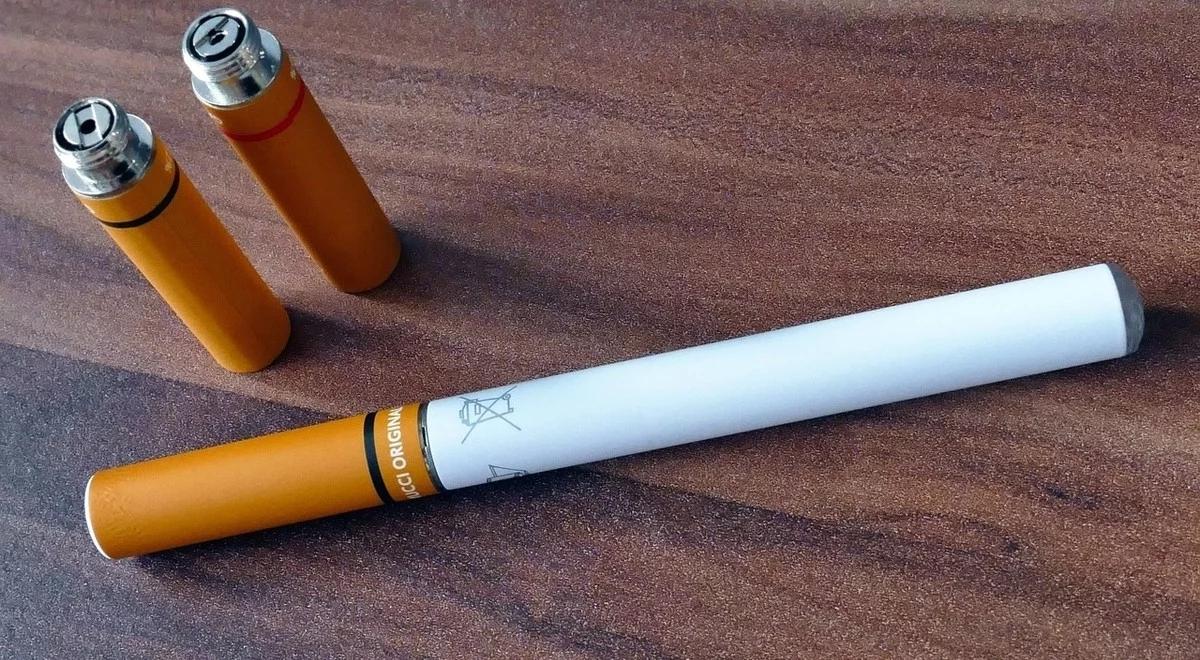Osoby niepełnoletnie nie będą już mogły kupić e-papierosów