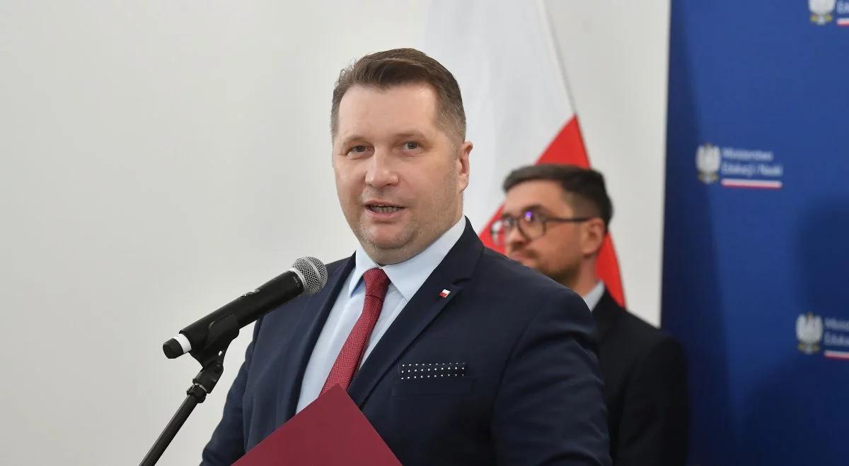 Minister Czarnek odpowiada opozycji: nie ma nic złego w tym, że państwo wspiera organizacje pozarządowe