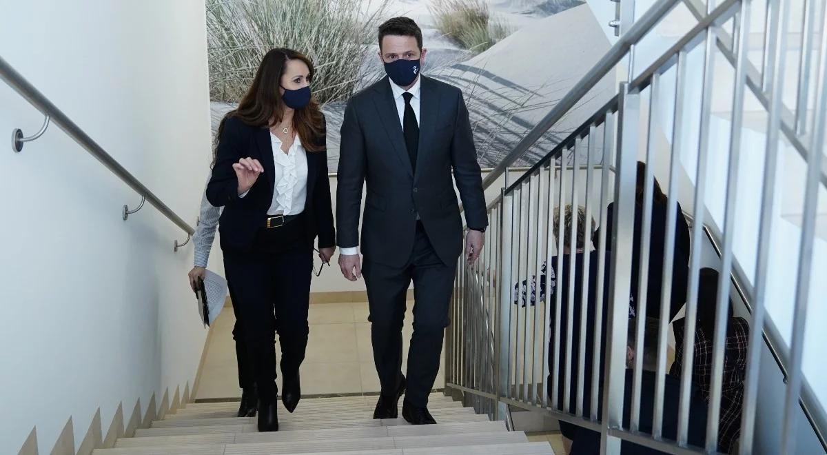 Trzaskowski na pandemii stracił. Jego wiceprezydenci w większości zyskali