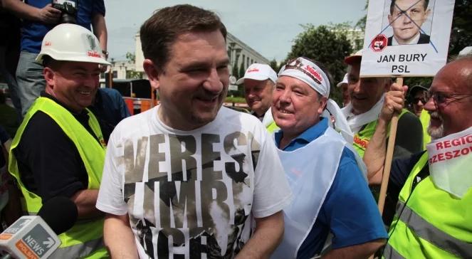Duda: posłowie uciekają z Sejmu przez płotki