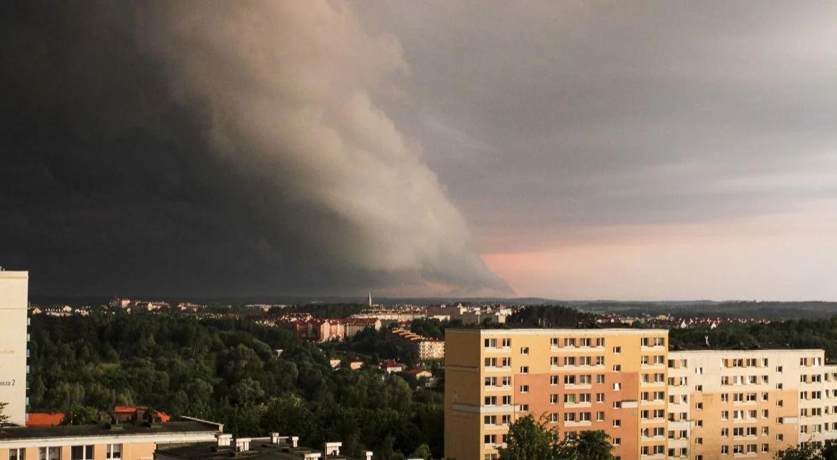 Gwałtowne burze w centrum i na wschodzie kraju. IMGW ostrzega