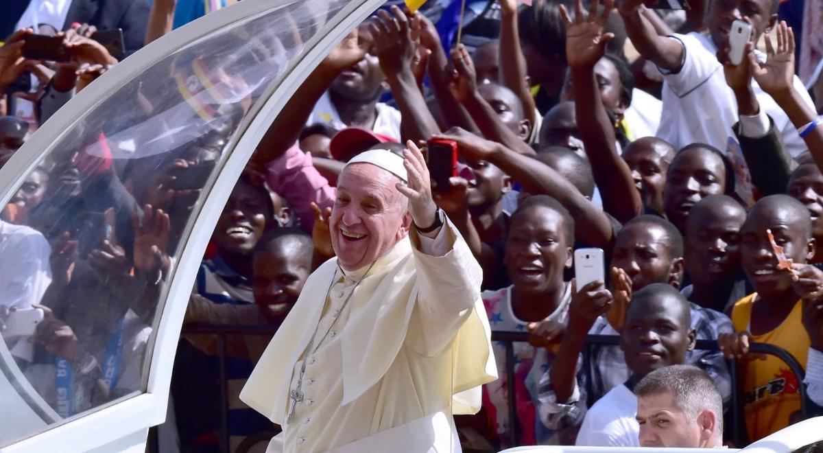 Papież Franciszek w Ugandzie. "Negatywne doświadczenia można przemienić w pozytywne"
