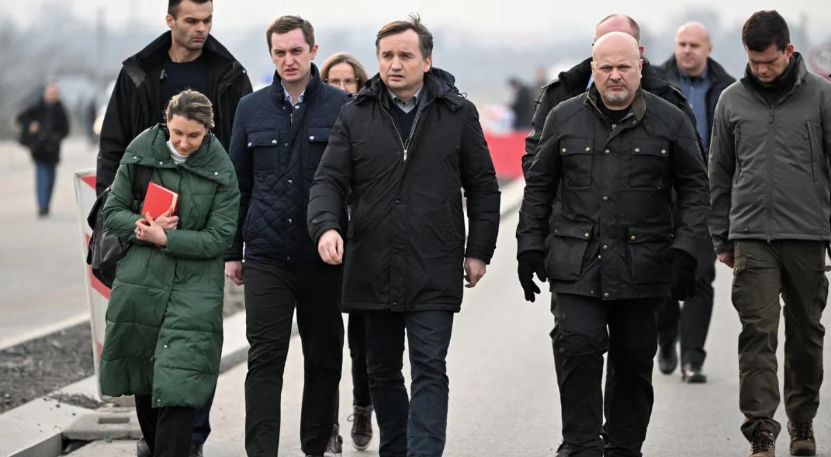 "Dokumentujemy akty okrucieństwa i zbrodnie wojenne na Ukrainie". Prokurator z Hagi z wizytą w Polsce