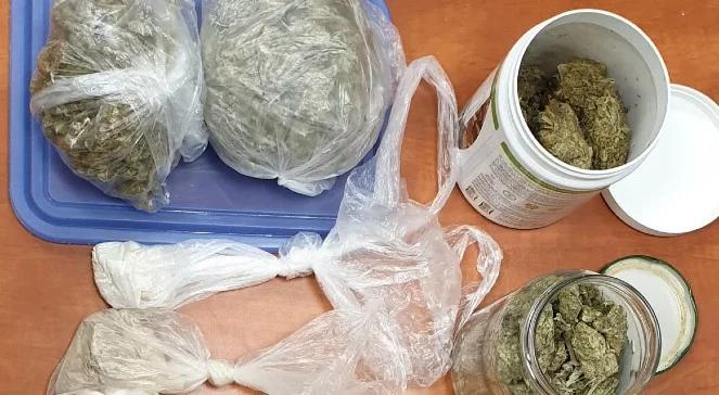Miał w domu m.in. mefedron, amfetaminę i heroinę. 18-latek z Warszawy w rękach policji