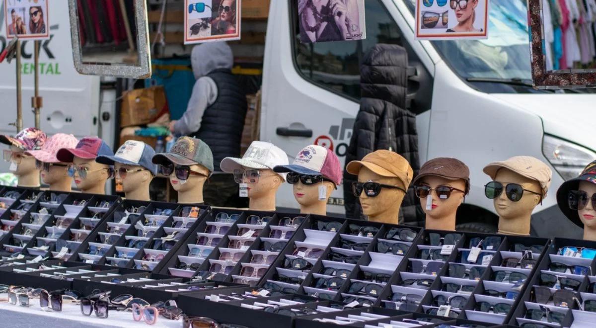 Okulary przeciwsłoneczne z bazaru to zły pomysł. "Mogą uszkadzać wzrok"