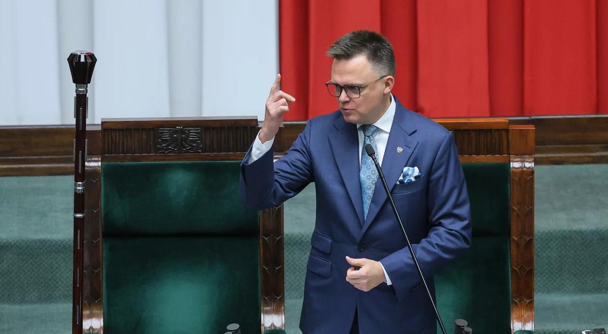 Szymon Hołownia schodzi ze sceny. "Zależy mu na sprawie, a nie na stołku"