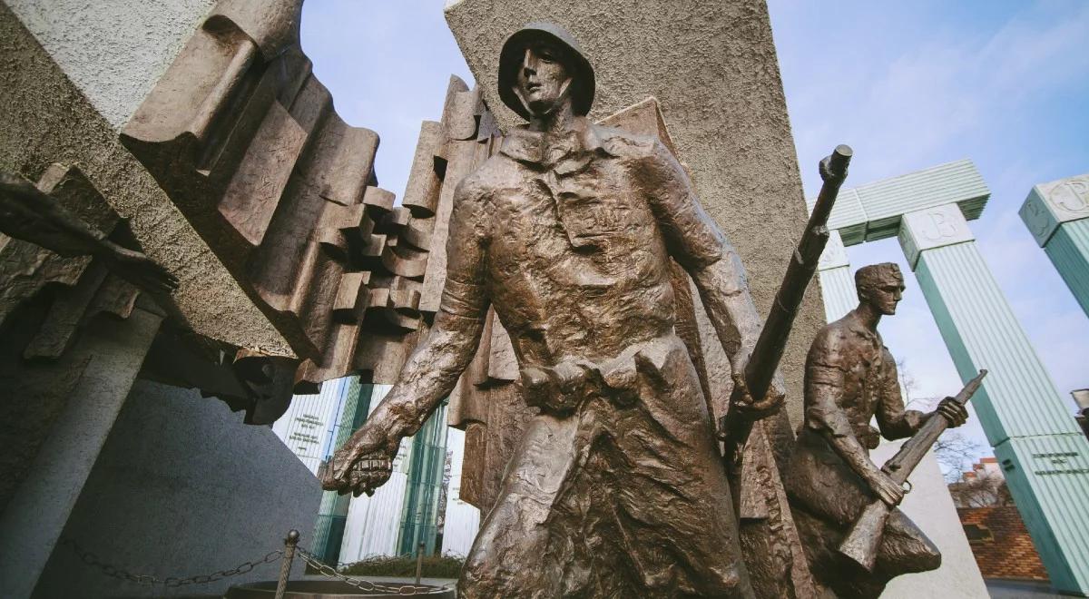 Warszawa: kamienica z freskiem z czasów Powstania "grozi zawaleniem"
