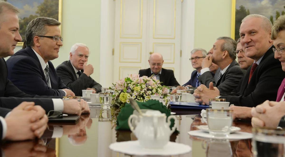 Prezydent obiecuje kryterium 40 lat stażu pracy. Ekspert: to bardzo zły sygnał od polityków