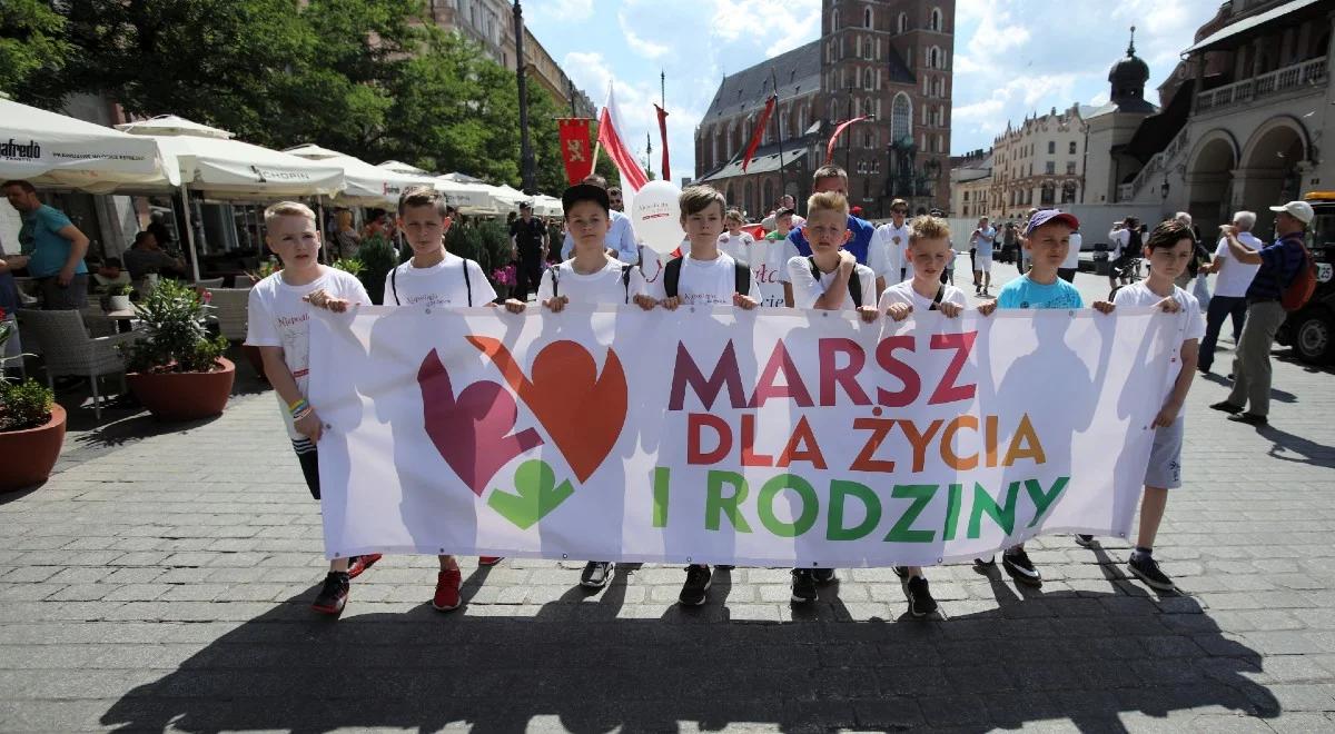 "Tak dla rodziny, nie dla gender". Trwa zbiórka podpisów przeciw konwencji stambulskiej