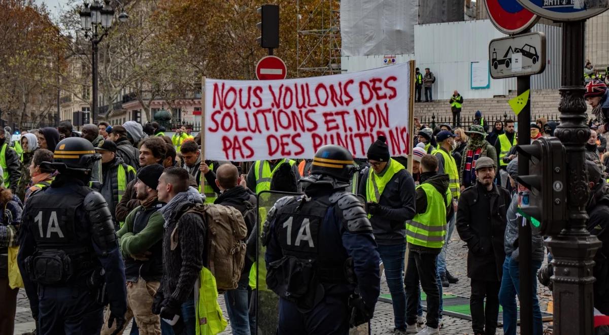 Protestujące "żółte kamizelki". Skąd się wzięły na francuskich ulicach?