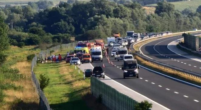 "Trafiliśmy prosto w wybetonowany rów". Ksiądz Rafał Działak o wypadku autokaru w Chorwacji