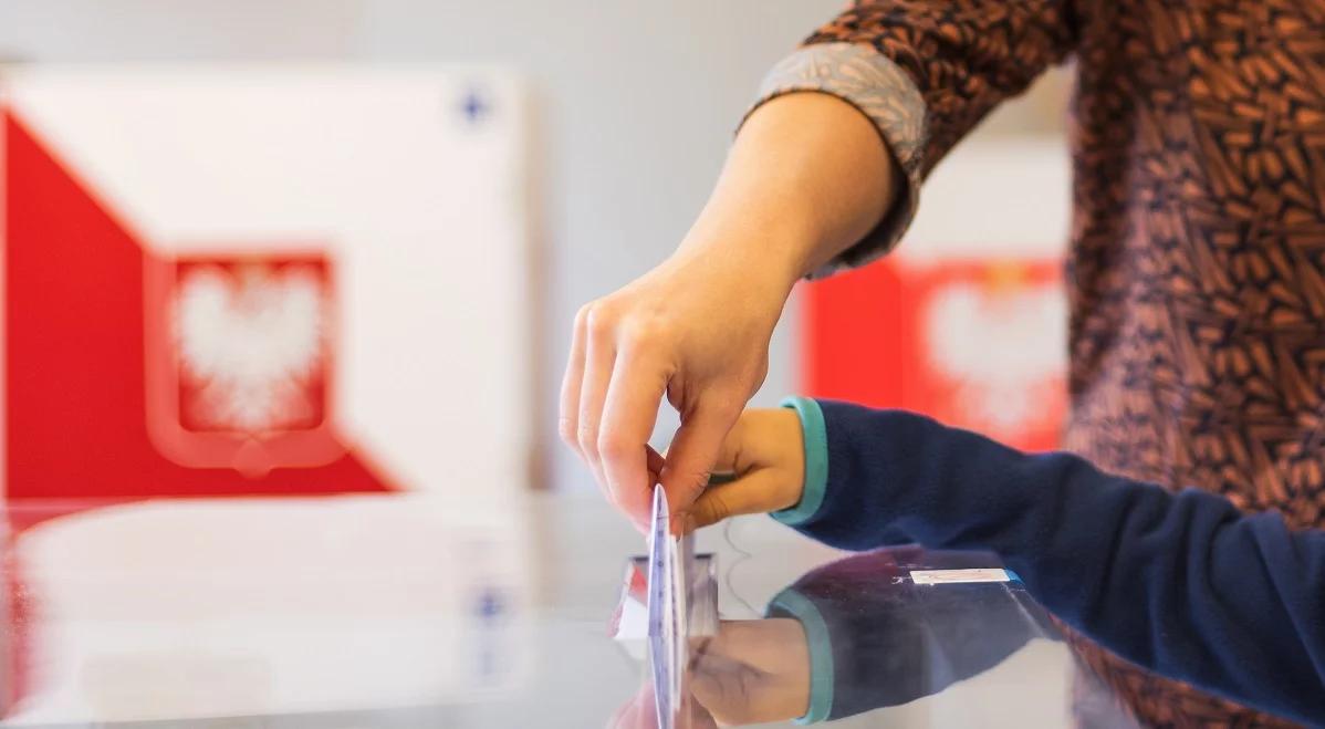 Horała: PO nie chce, żeby było wiążące referendum w Polsce, które zakaże podwyższania wieku emerytalnego